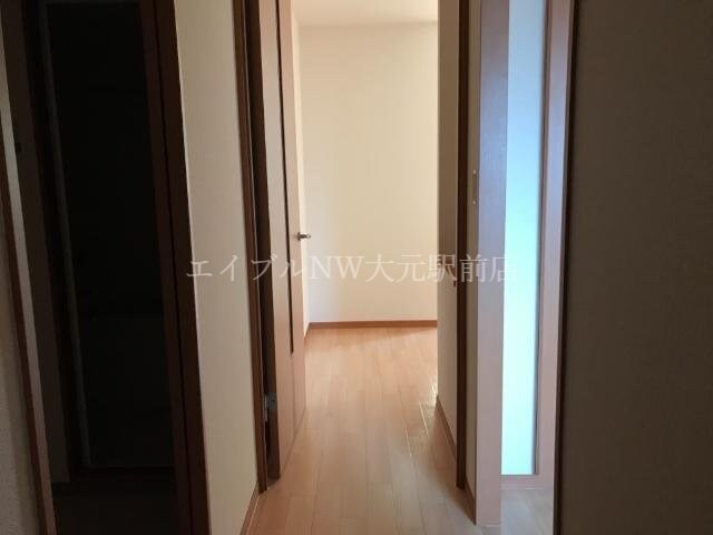 物件内観写真12　(廊下)