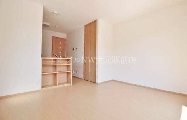 物件内観写真5　(リビング)