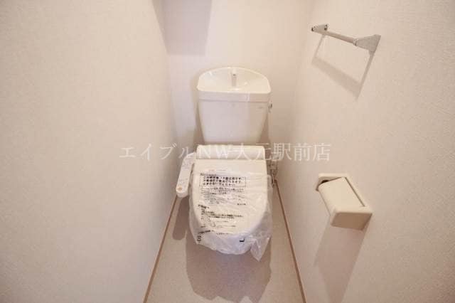 物件内観写真8　(温水洗浄便座)