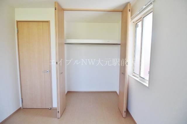 物件内観写真11　(収納力のあるクローゼット)