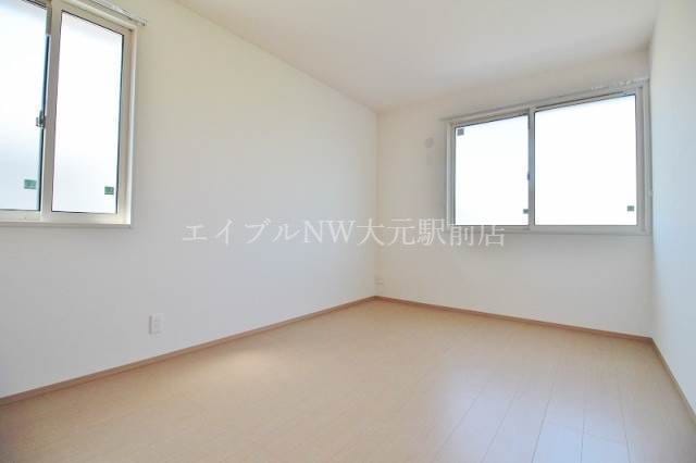 物件内観写真13　(洋室)