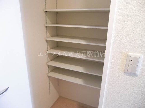玄関(同タイプのお部屋の写真です)