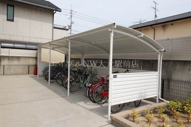 物件外観写真5　(駐輪場)