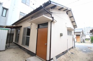 西崎貸家外観写真