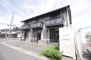 ラッキー下中野外観写真