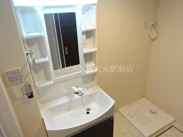 物件内観写真11　(洗髪洗面化粧台)