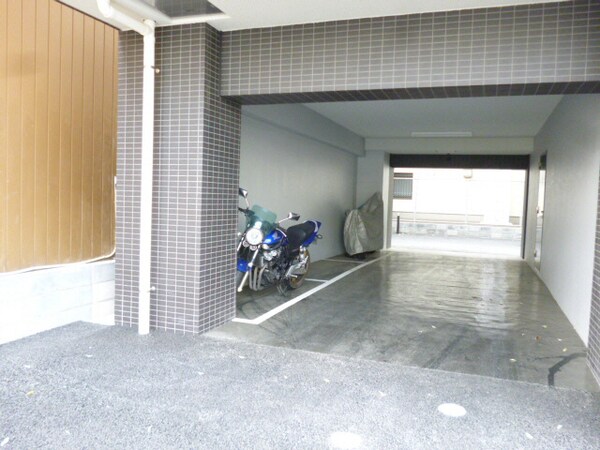 バイク置き場