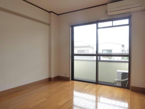 リビングダイニング