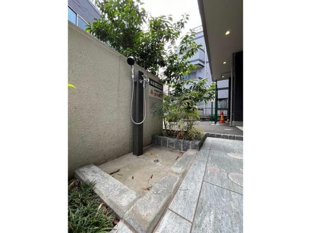 物件外観写真8　(ペットシャワー)