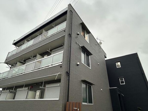 建築中