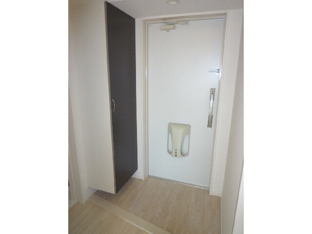 物件内観写真11　(玄関)