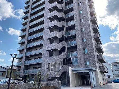 ロイヤルガーデン北前川外観写真