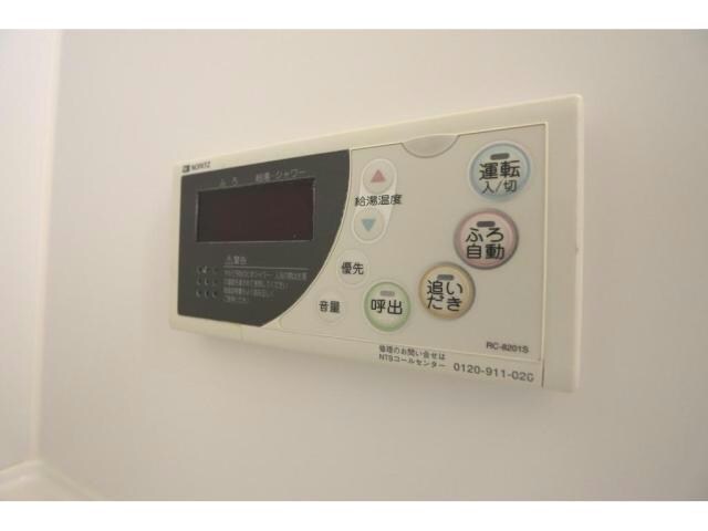 物件内観写真20　(浴室 給湯パネル)