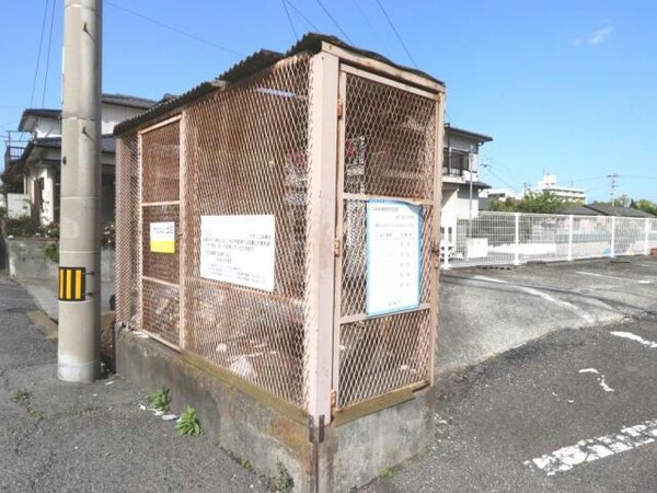 建物設備(ゴミ置き場)