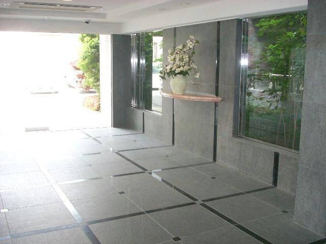 物件外観写真4　(エントランス)