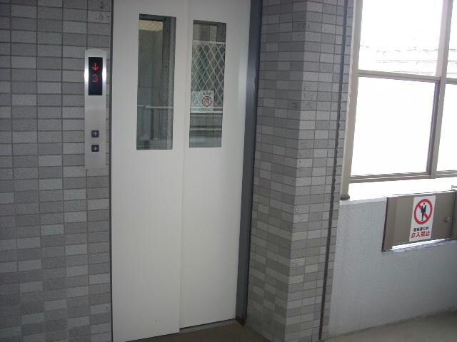 物件外観写真6　(エレベーター)