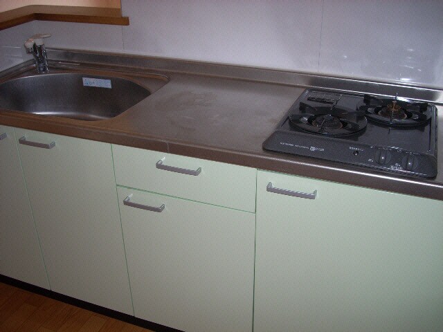 物件内観写真2　(※別号室写真)