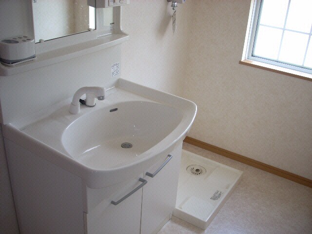 物件内観写真9　(※別号室写真)