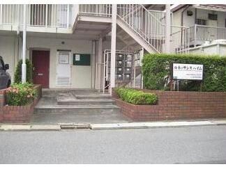 物件外観写真4　(エントランス)