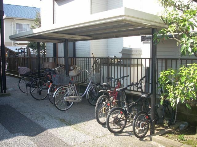 物件外観写真4　(駐輪場)