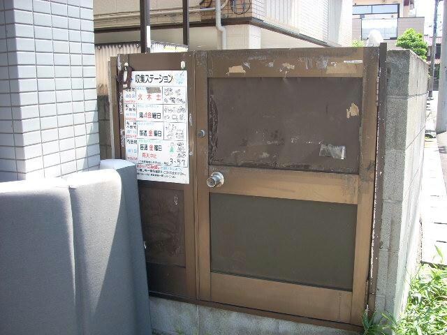 物件外観写真5　(ゴミ置場)