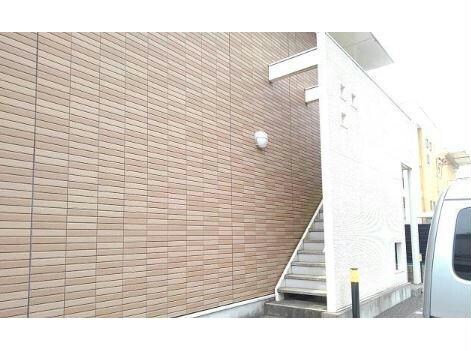 物件外観写真2　(エントランス)