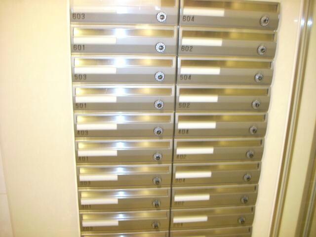 物件外観写真3　(集合ポスト)