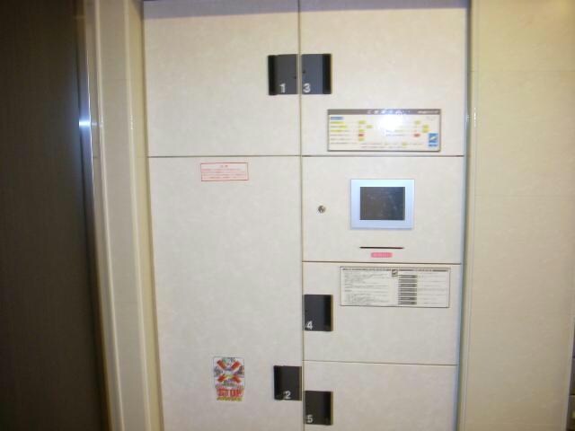 物件外観写真5　(宅配BOX)