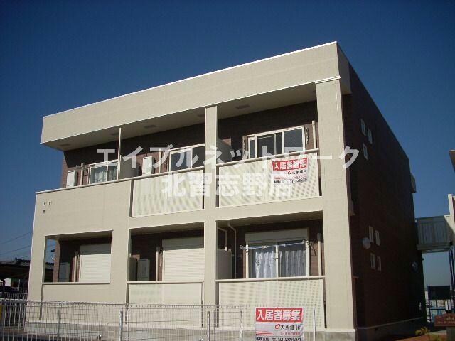 物件外観写真1　(4～6号室)