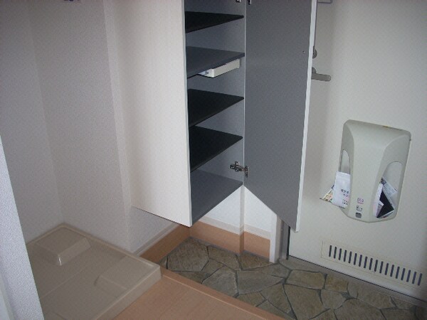 玄関回り(※別部屋写真)