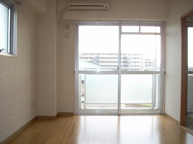 物件内観写真9　(※別部屋写真)