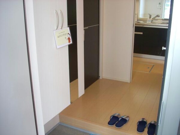 玄関回り(※別部屋写真)
