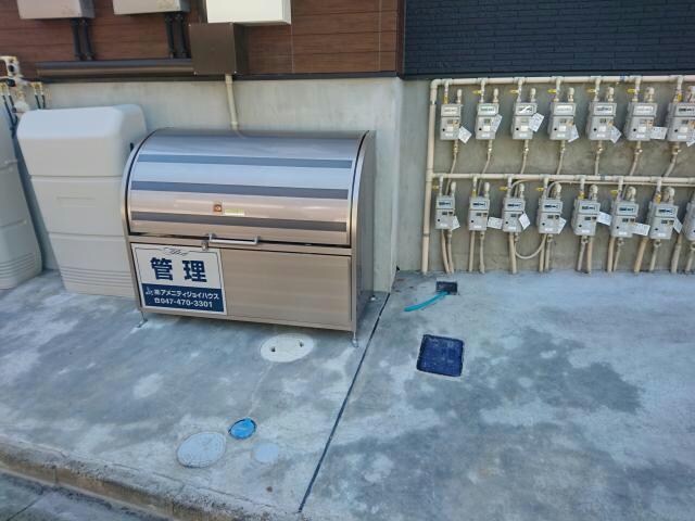 物件外観写真6　(ゴミ置場)
