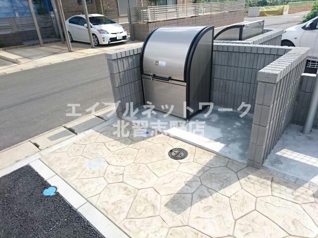 物件外観写真3　(ゴミ置場)