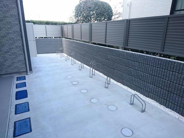 物件外観写真7　(駐輪場)
