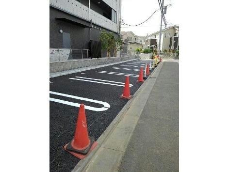 物件外観写真2　(駐車場)