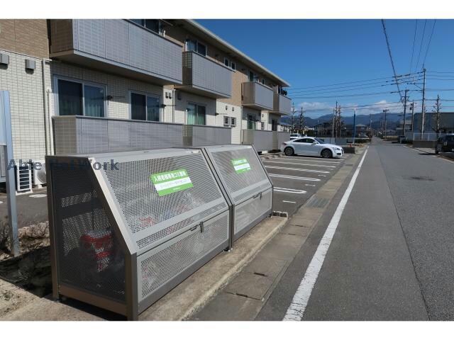 物件外観写真5　(ゴミ置き場)