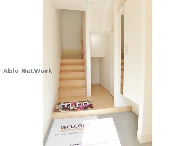 物件内観写真14　(玄関)