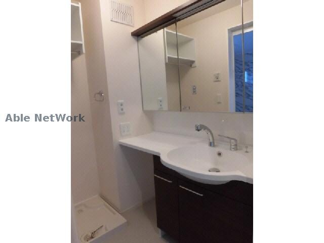 物件内観写真11　(洗面脱衣所)