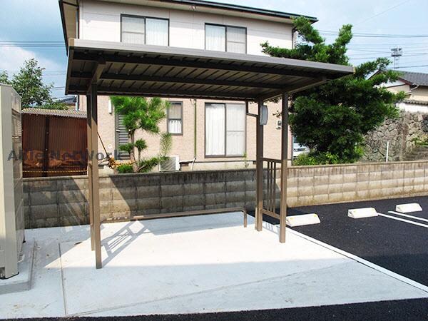 物件外観写真3　(駐輪場)