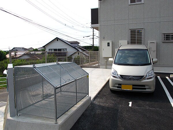 物件外観写真4　(ｺﾞﾐ置場)