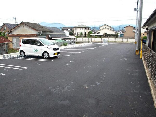 駐車場(駐車場02)