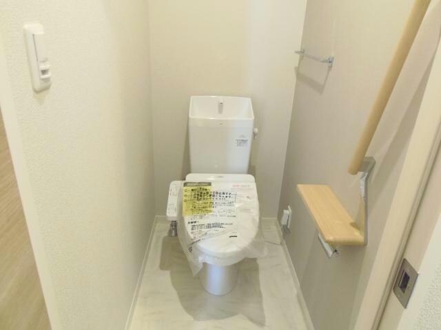 トイレ(温水洗浄暖房便座)