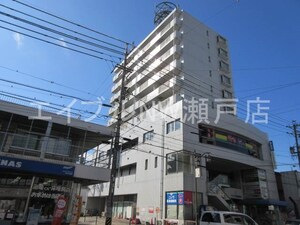 クレスト三郷外観写真