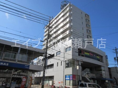 クレスト三郷外観写真