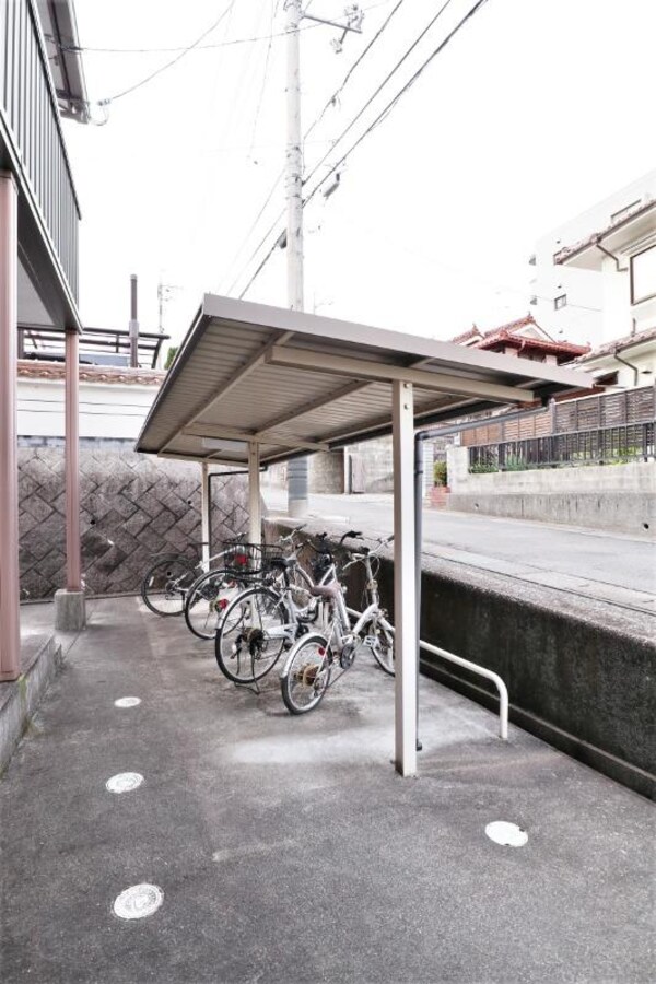 居室(駐輪場)