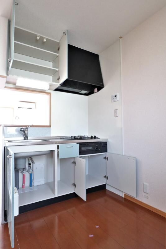 物件内観写真11　(キッチン収納)