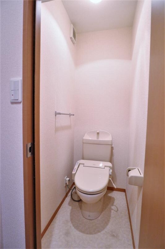 物件内観写真15　(トイレスペース)
