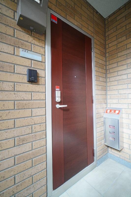 物件内観写真2　(玄関)