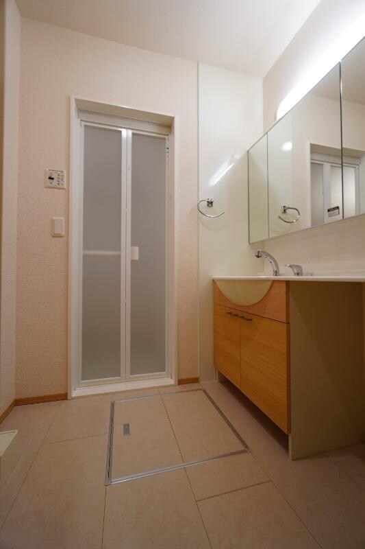 物件内観写真15　(洗面脱衣スペース)